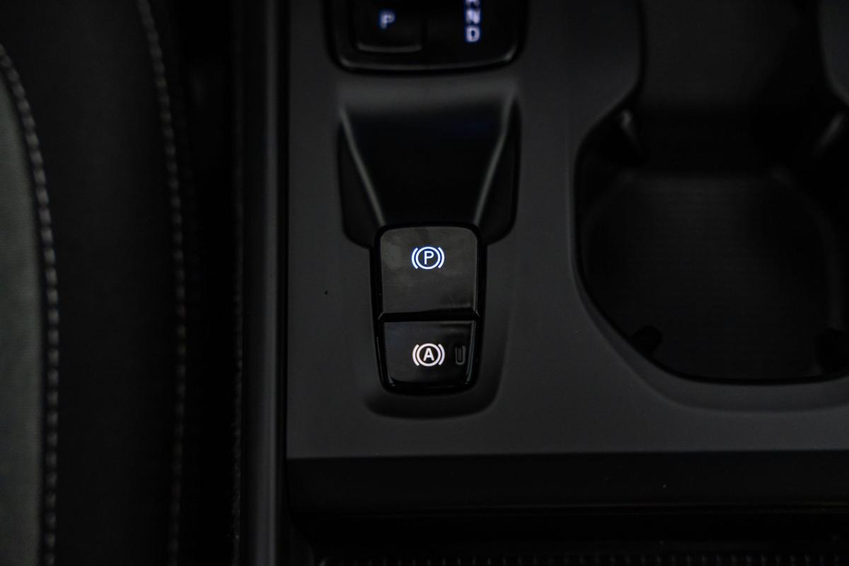volvo-xc40-2023-hibrido-a-gasolina-1477cc