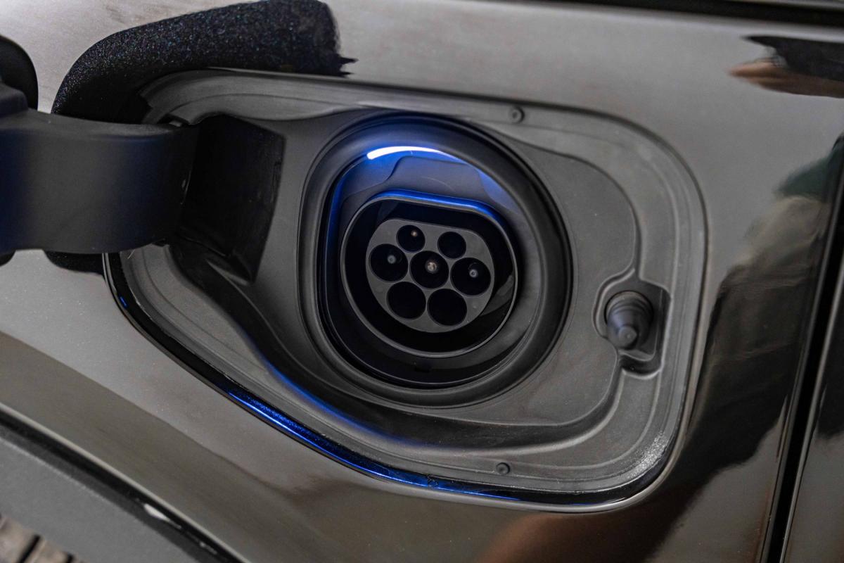 volvo-xc40-2023-hibrido-a-gasolina-1477cc