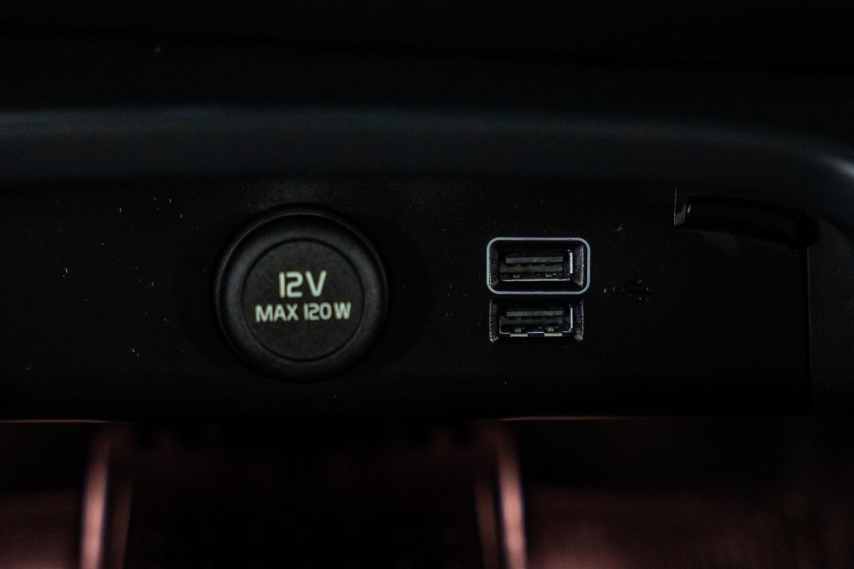volvo-xc40-2023-hibrido-a-gasolina-1477cc