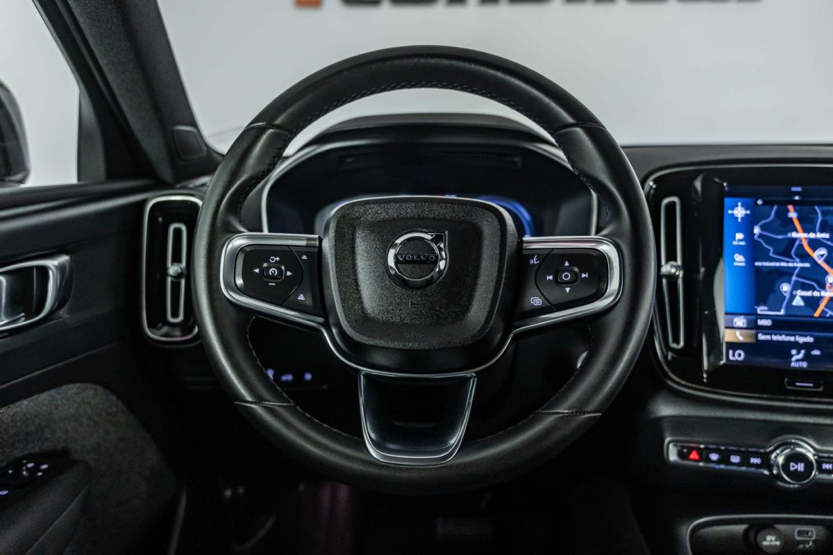 volvo-xc40-2023-hibrido-a-gasolina-1477cc