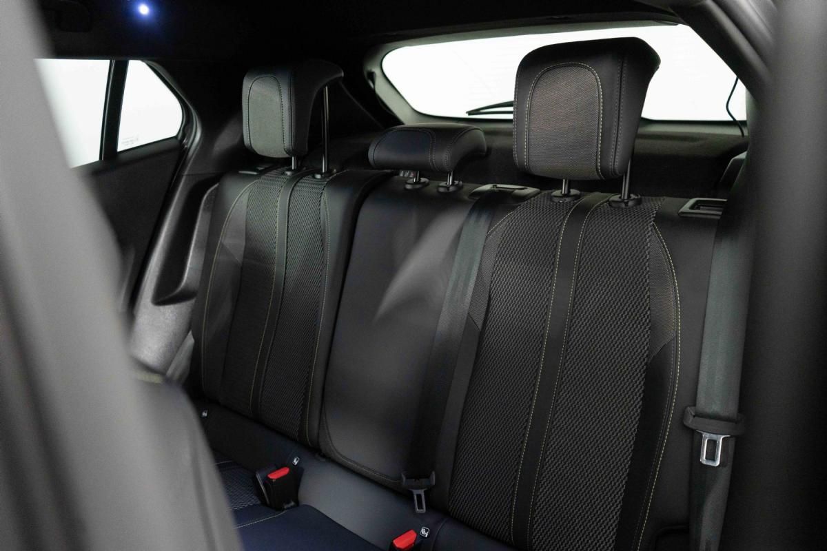 peugeot-2008-2024-gasolina-1199cc