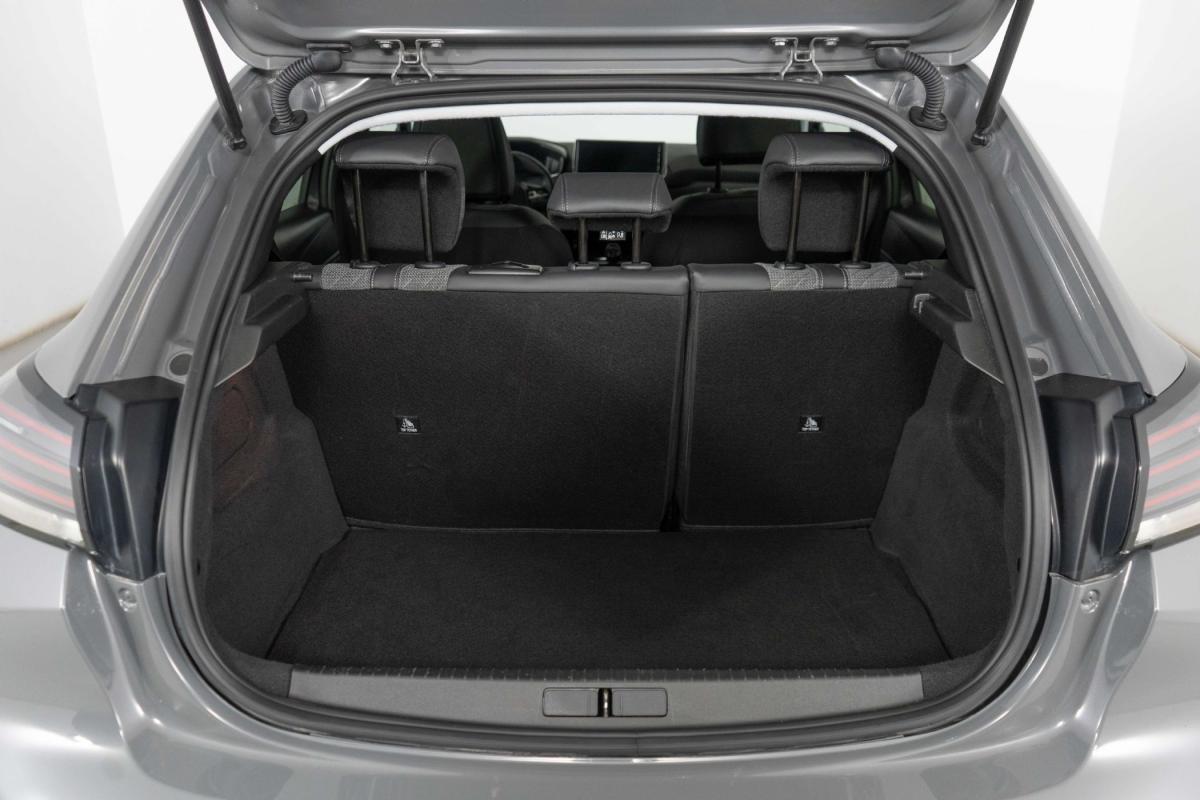 peugeot-208-2025-gasolina-1199cc