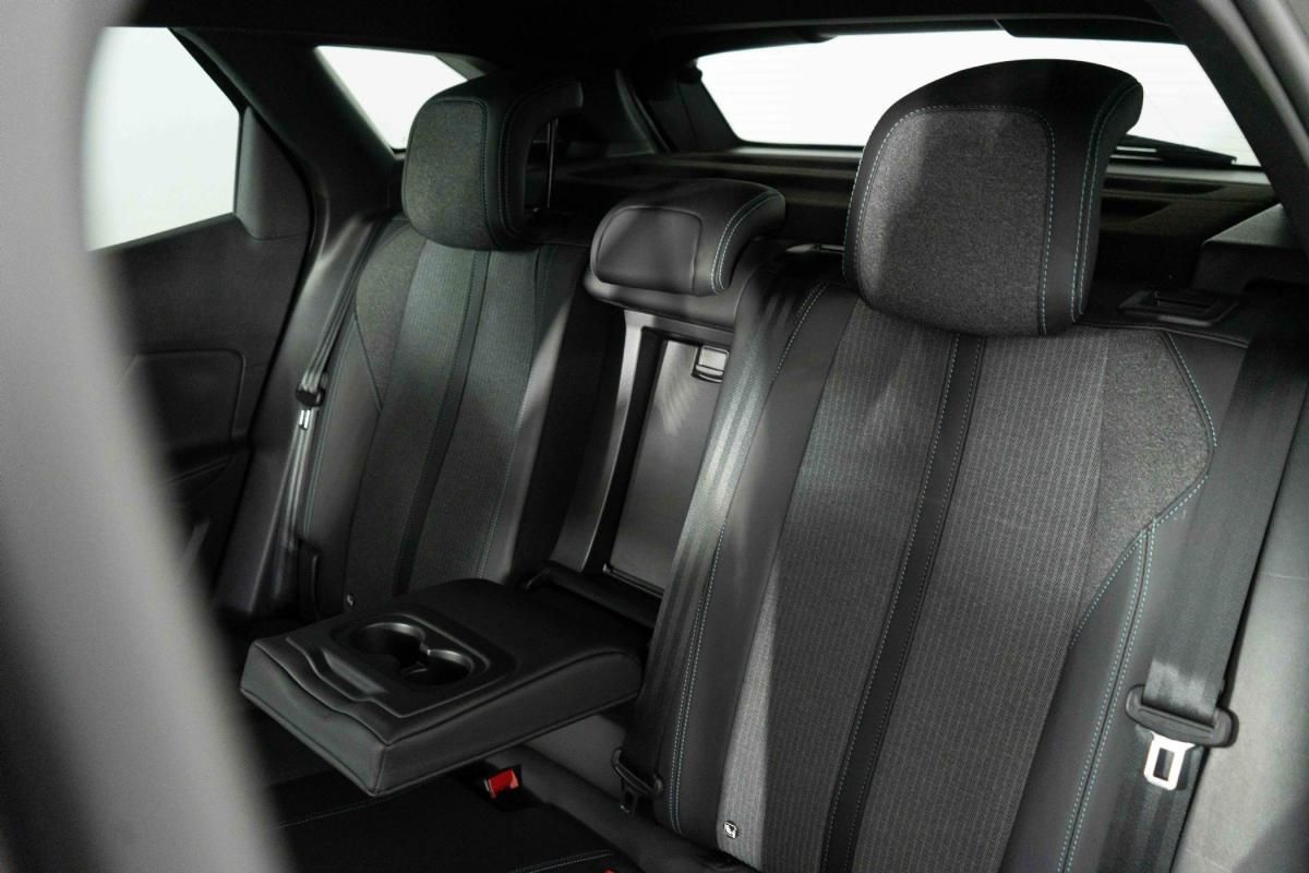 peugeot-3008-2023-hibrido-a-gasolina-1598cc