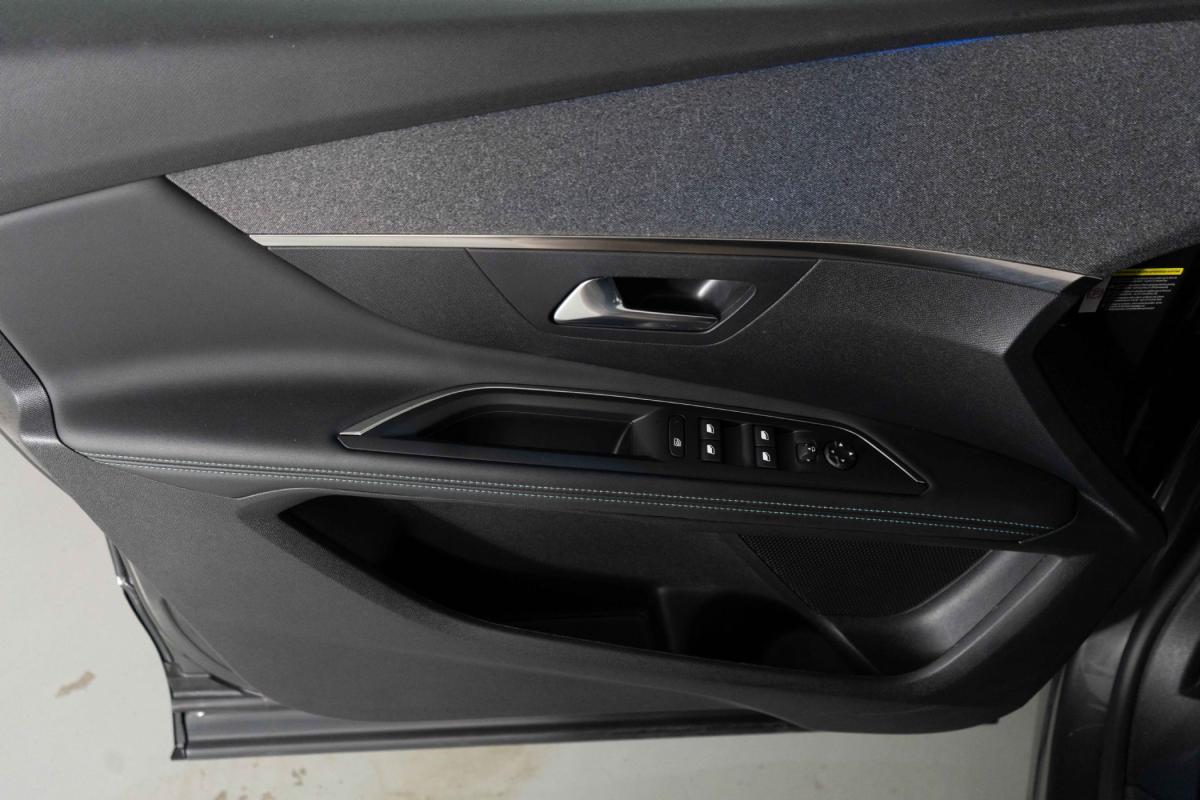 peugeot-3008-2023-hibrido-a-gasolina-1598cc