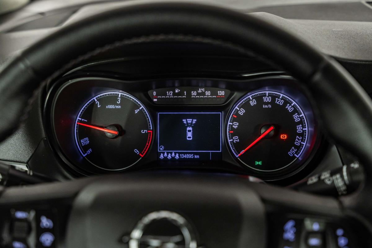 opel-zafira-2018-diesel-1598cc