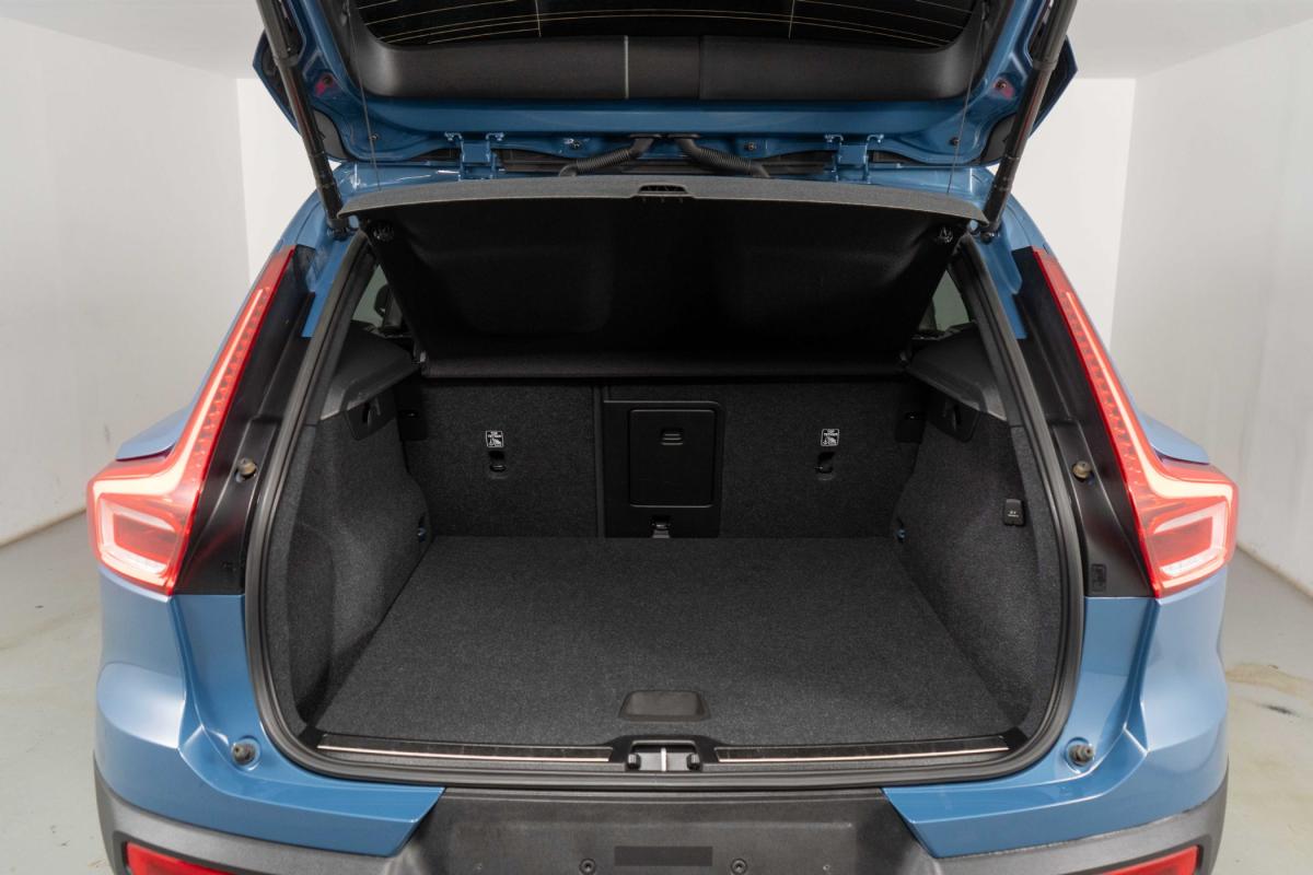volvo-xc40-2022-hibrido-a-gasolina-1477cc