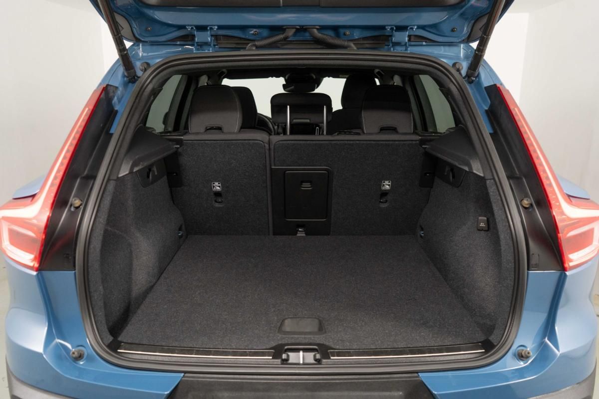 volvo-xc40-2022-hibrido-a-gasolina-1477cc