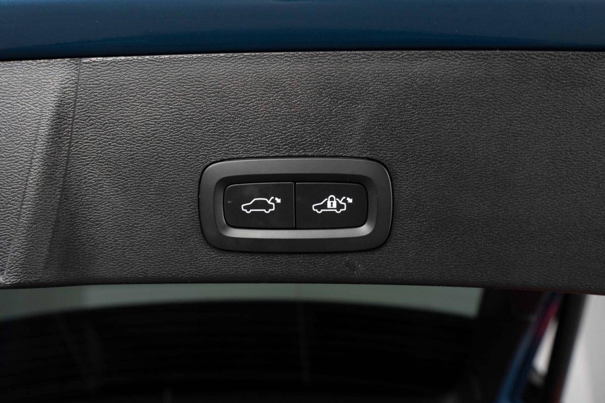 volvo-xc40-2022-hibrido-a-gasolina-1477cc