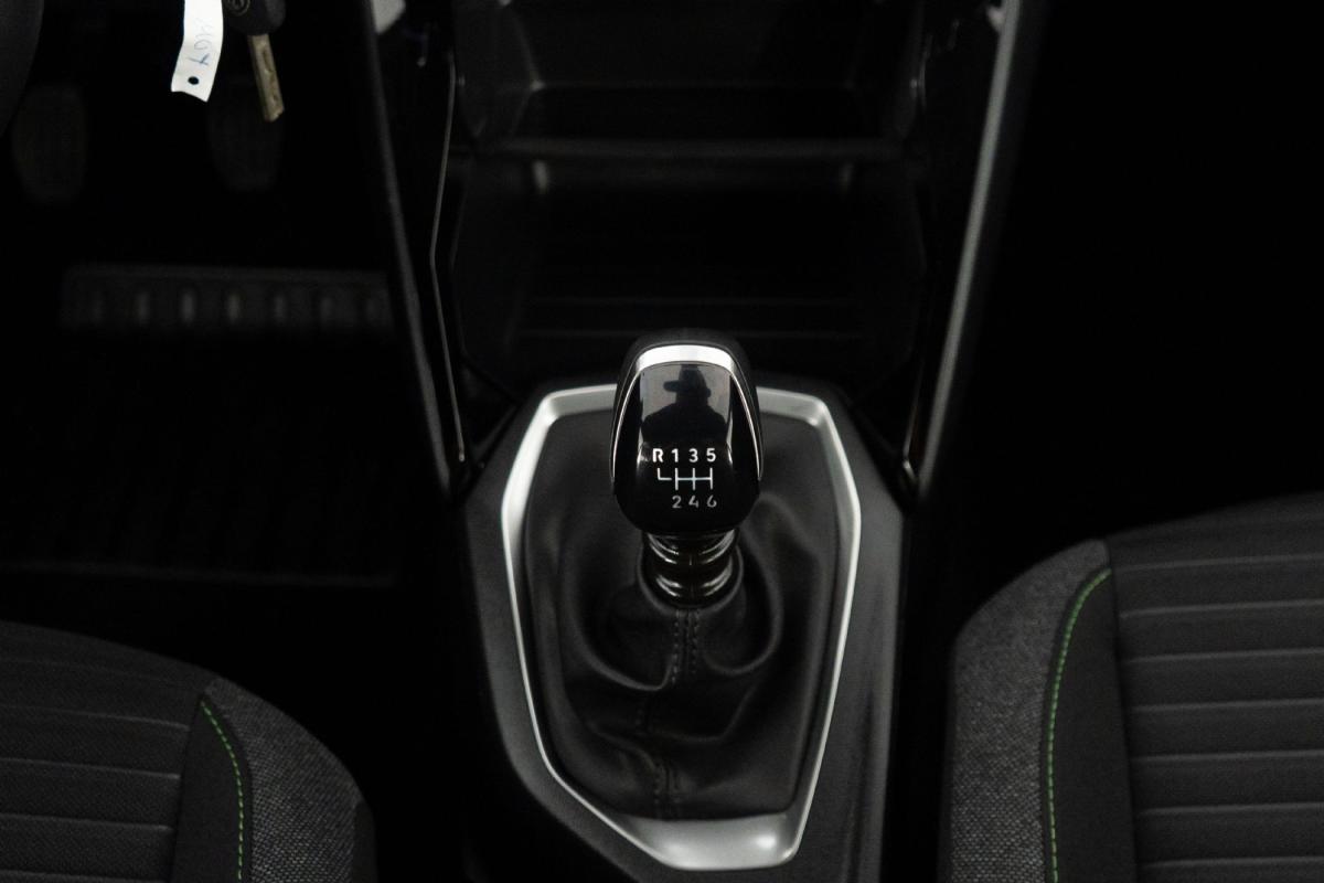 peugeot-2008-2024-gasolina-1199cc