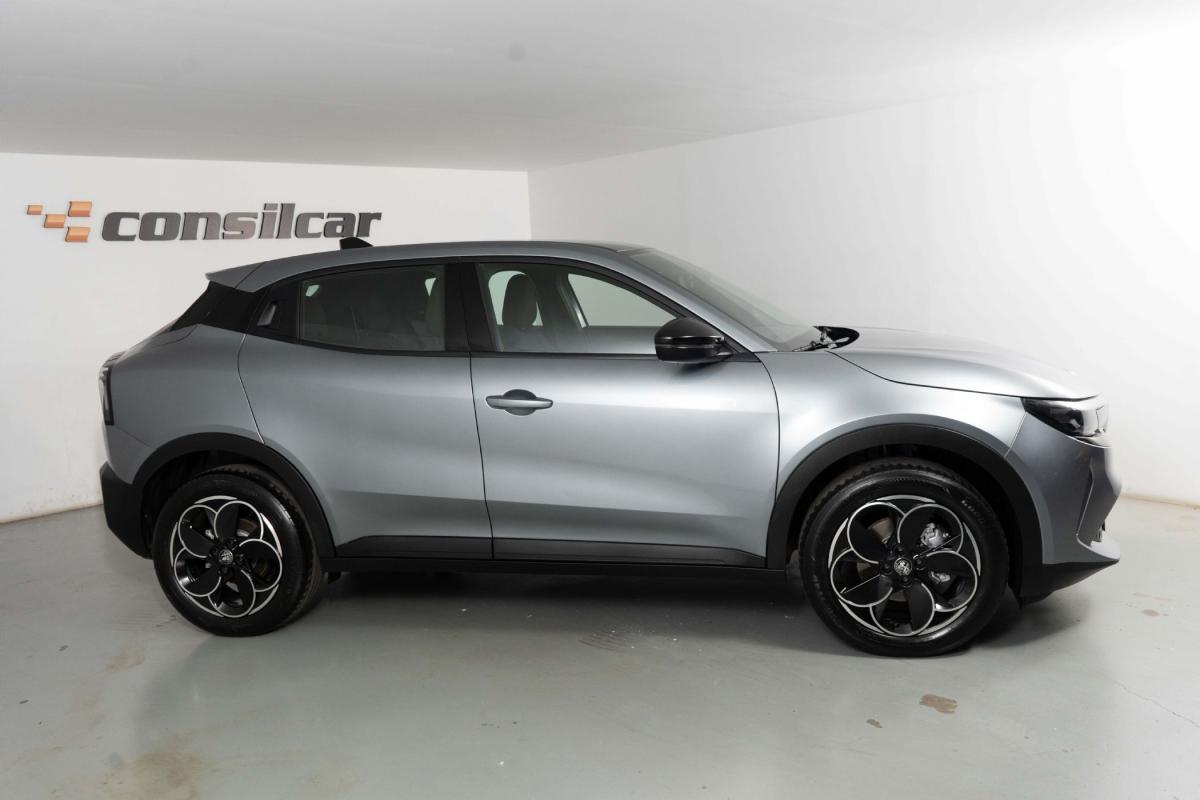 alfa-romeo-junior-2025-eletrico-0cc