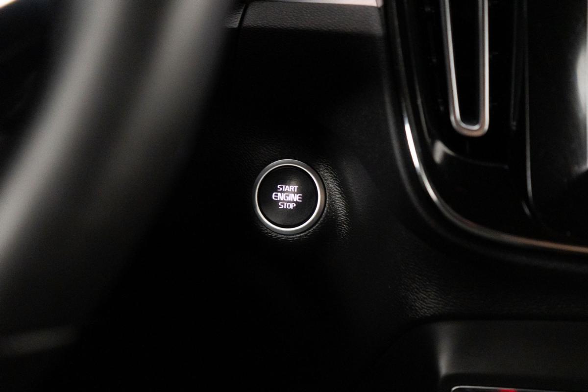 volvo-xc40-2022-hibrido-a-gasolina-1477cc