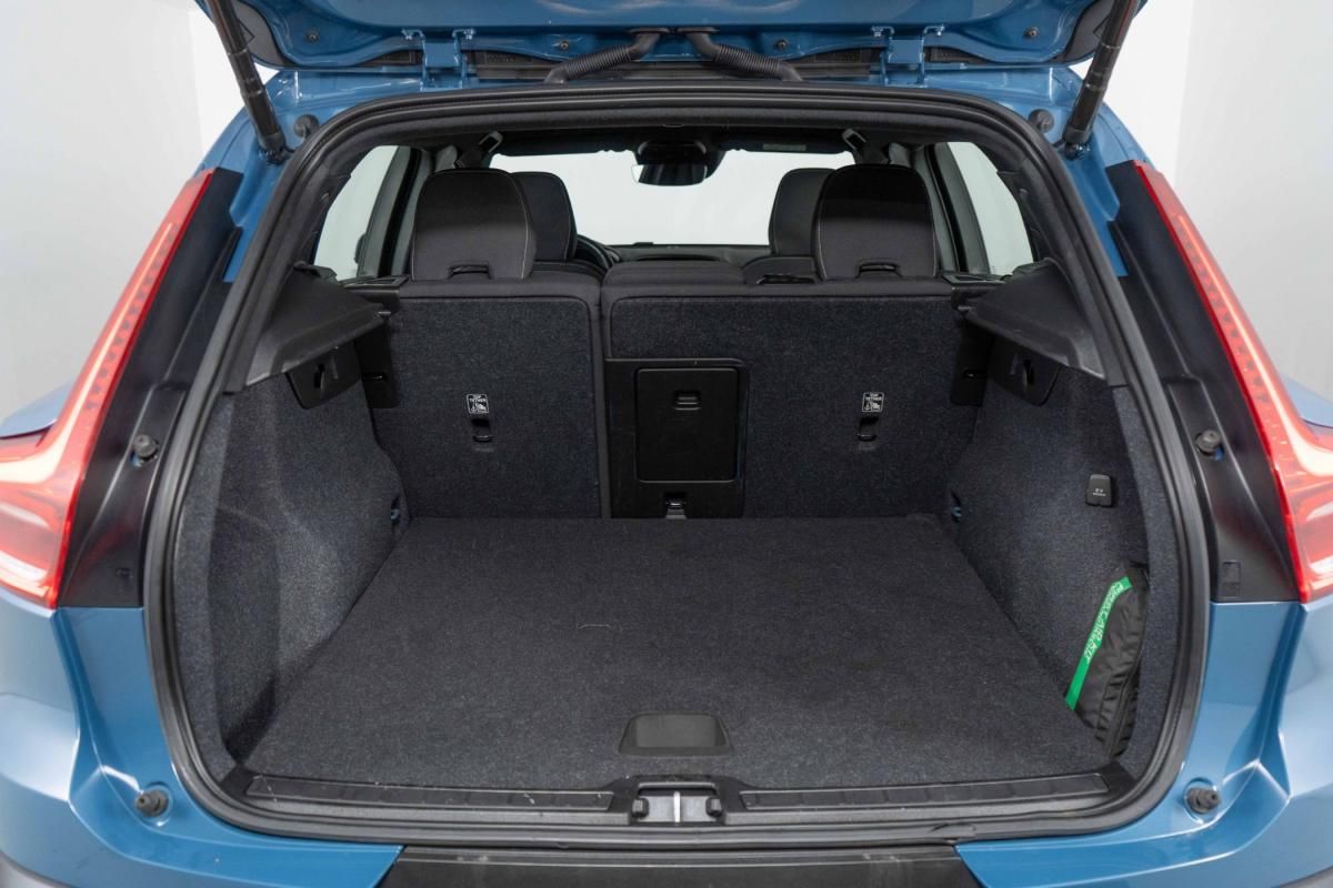 volvo-xc40-2022-hibrido-a-gasolina-1477cc