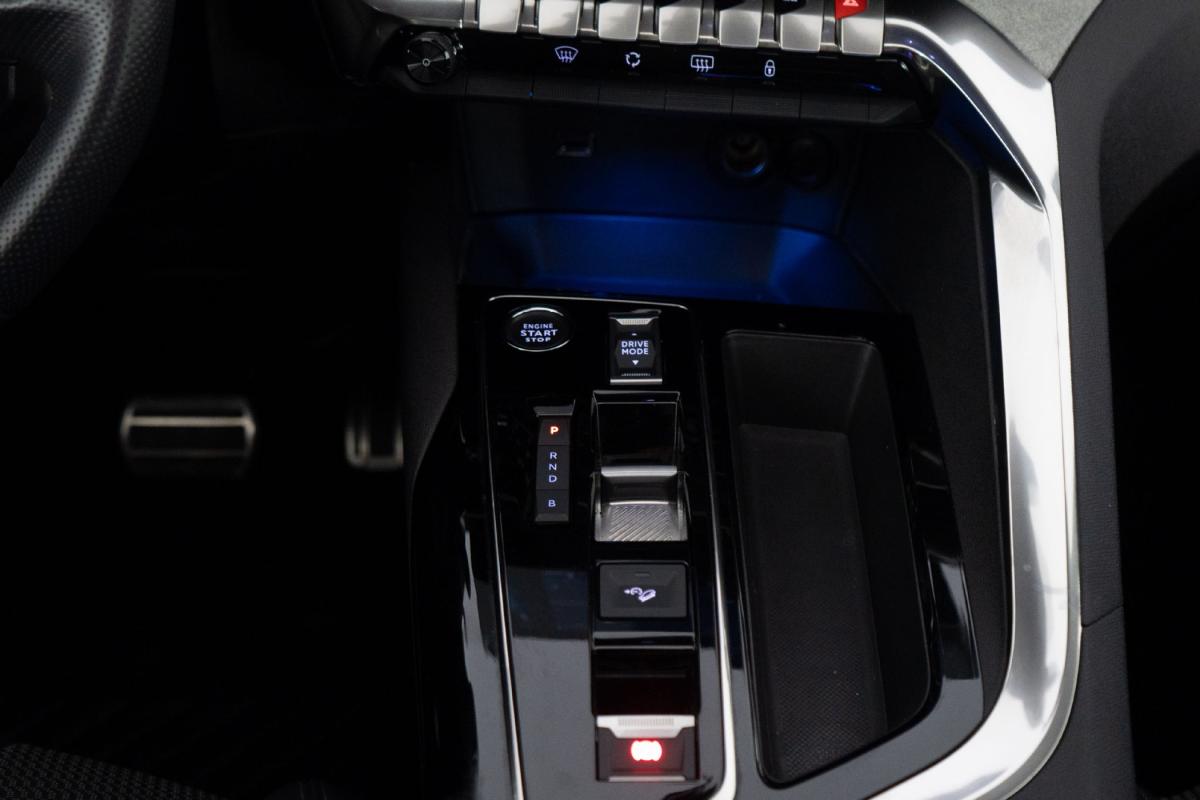 peugeot-3008-2023-hibrido-a-gasolina-1598cc
