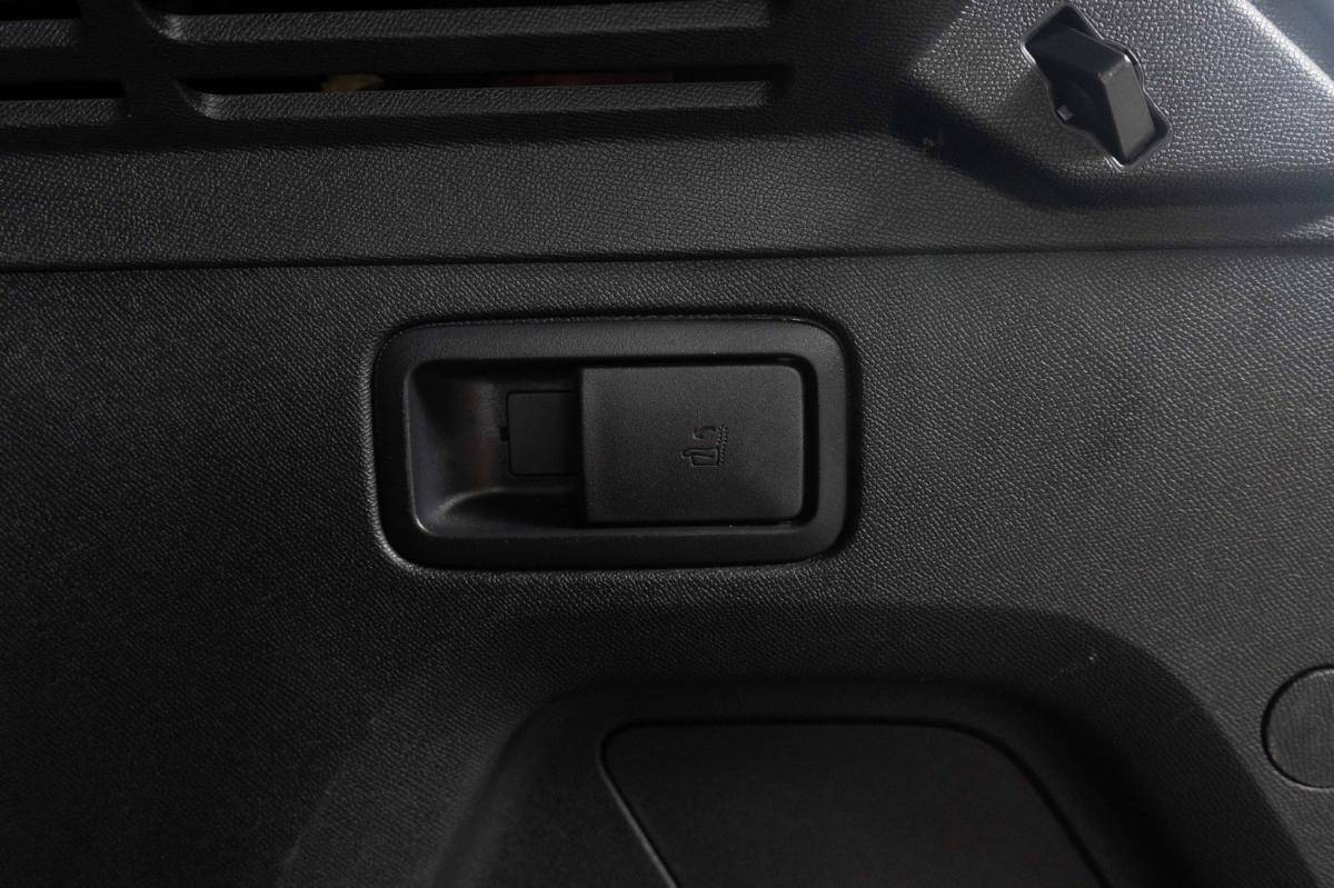 peugeot-3008-2023-hibrido-a-gasolina-1598cc