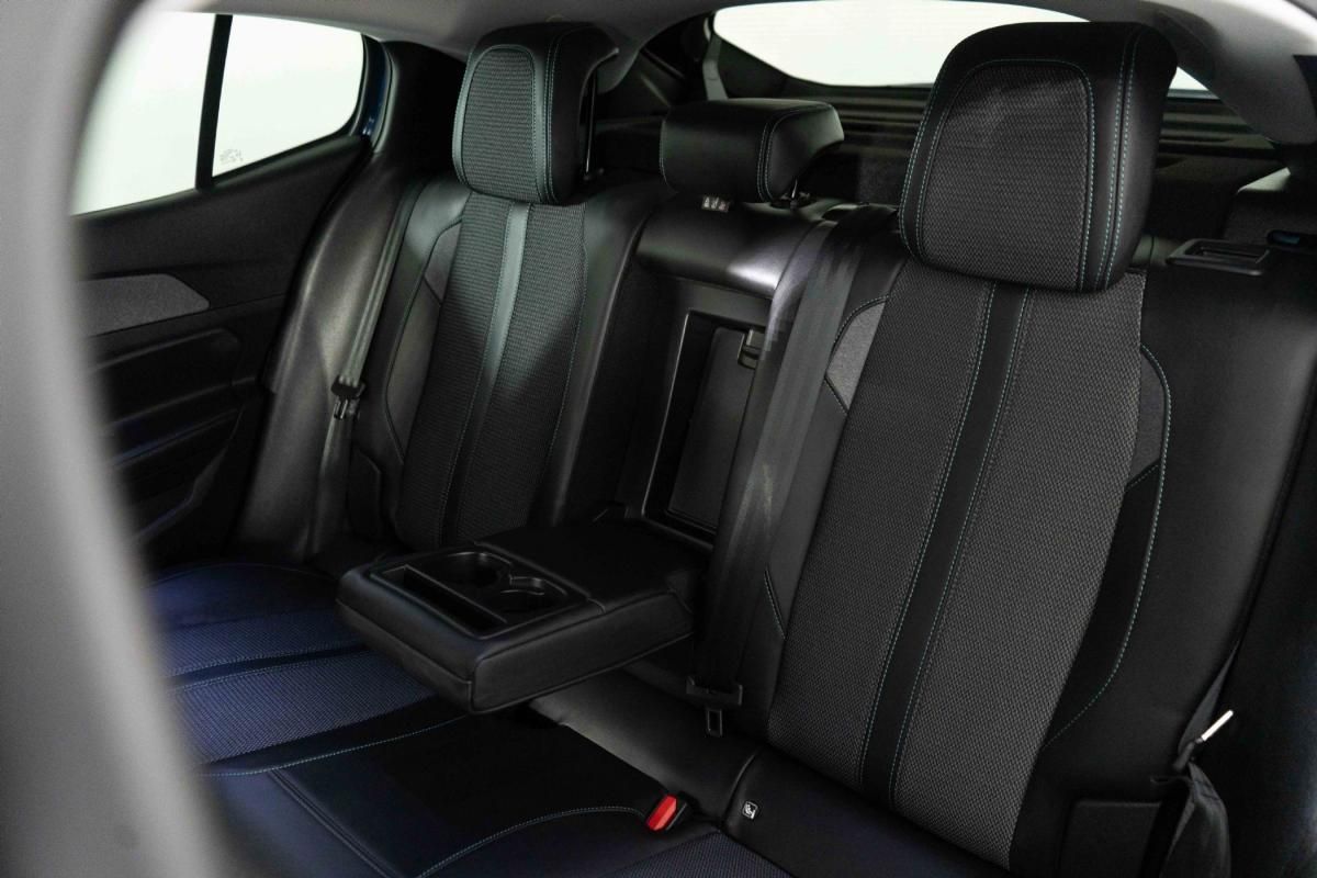 peugeot-408-2025-gasolina-1199cc