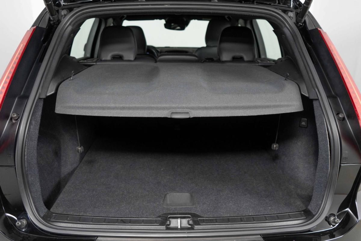 volvo-xc40-2023-hibrido-a-gasolina-1477cc