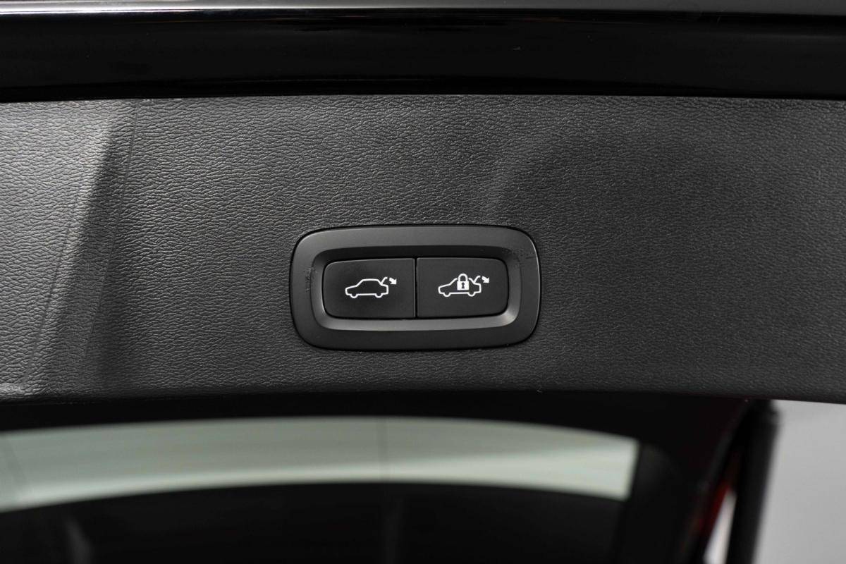 volvo-xc40-2023-hibrido-a-gasolina-1477cc