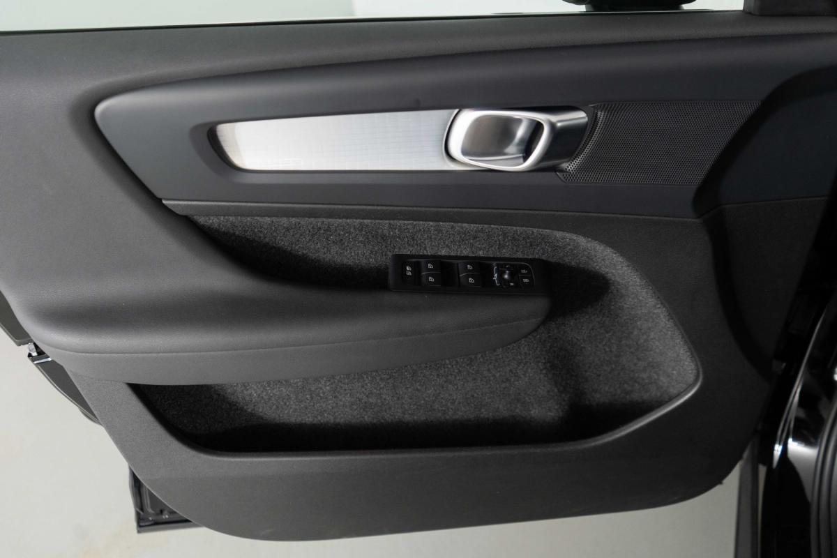 volvo-xc40-2023-hibrido-a-gasolina-1477cc