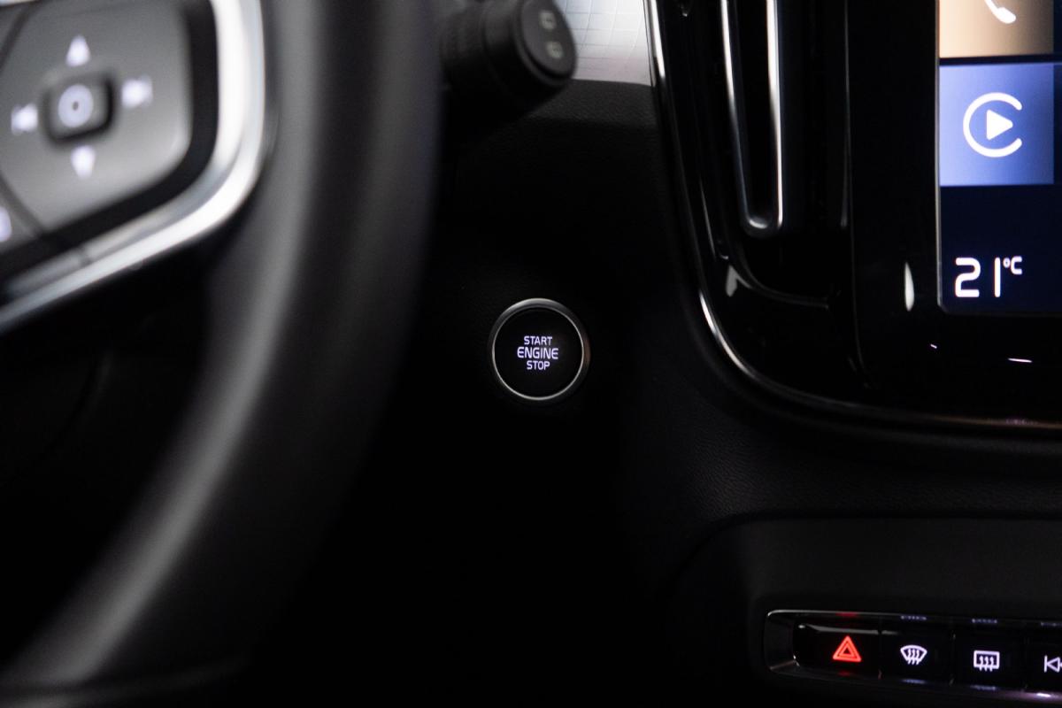 volvo-xc40-2023-hibrido-a-gasolina-1477cc