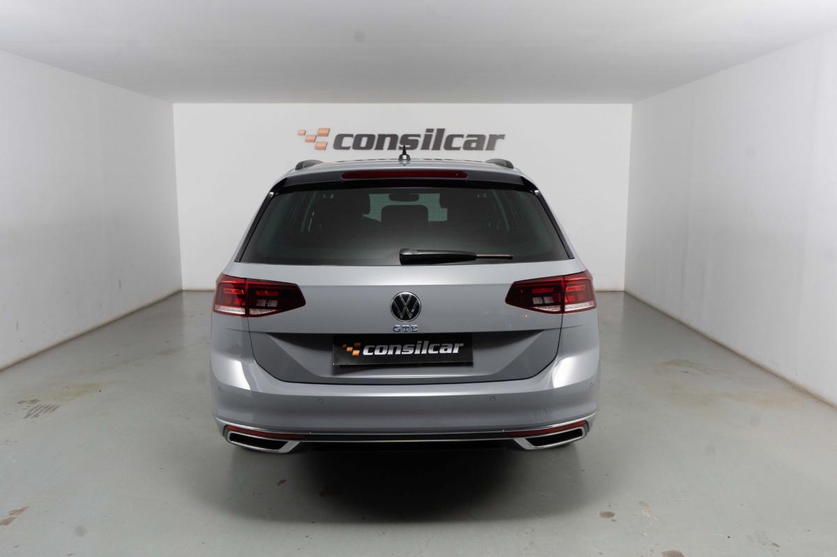 volkswagen-passat-2022-hibrido-a-gasolina-1395cc