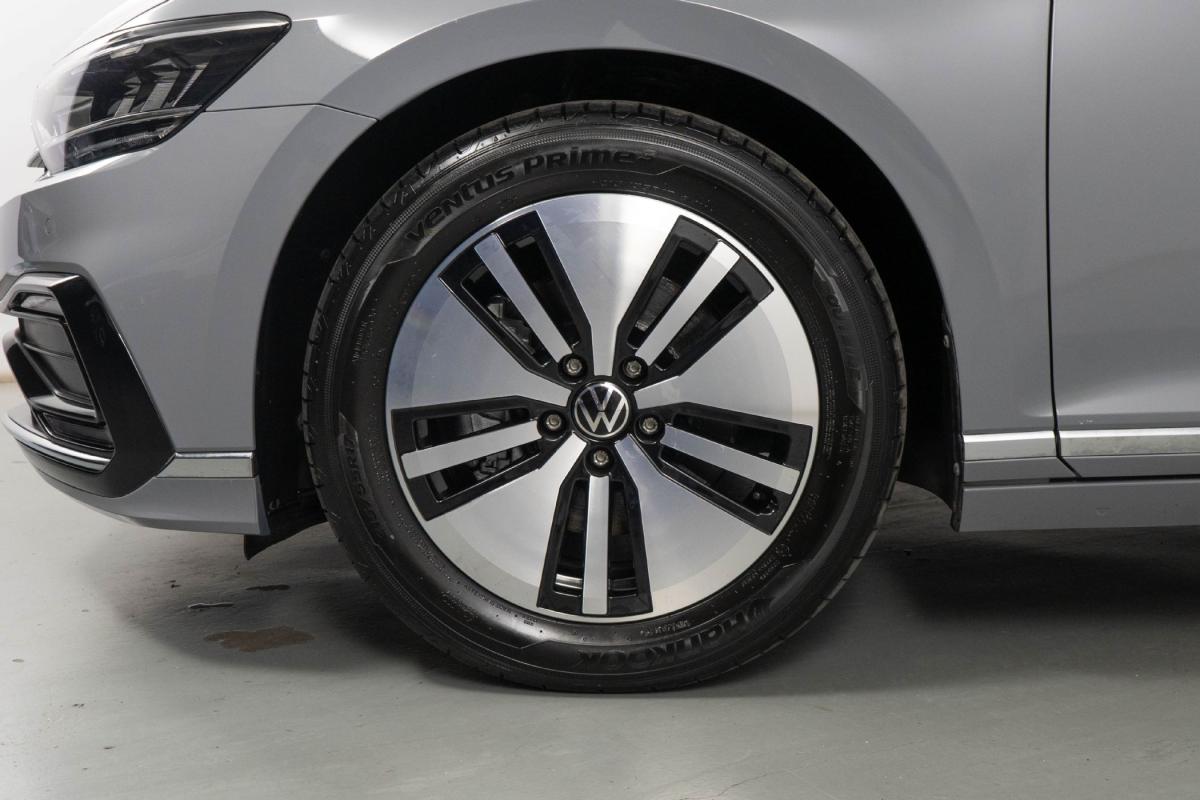 volkswagen-passat-2022-hibrido-a-gasolina-1395cc