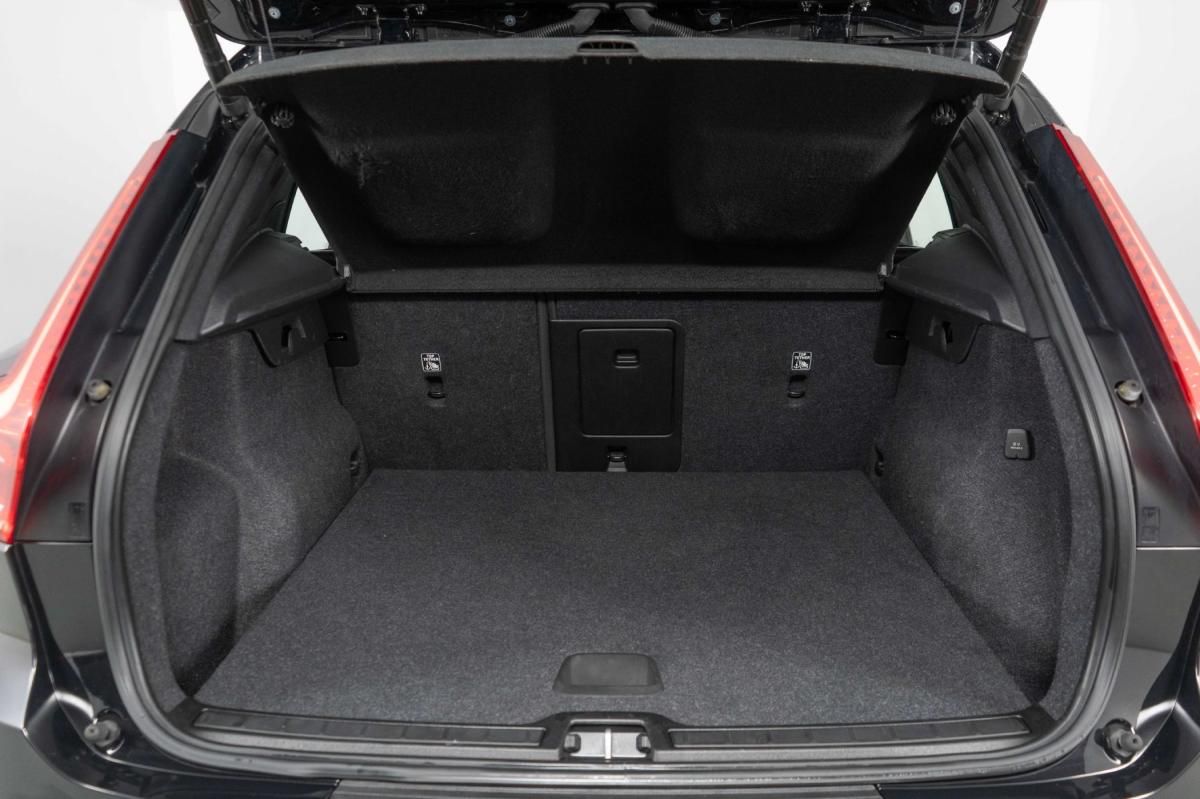volvo-xc40-2021-hibrido-a-gasolina-1477cc
