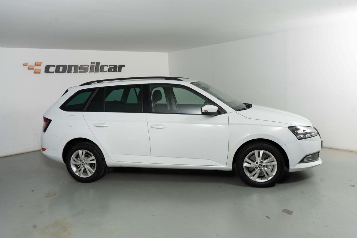 skoda-fabia-break-2022-gasolina-999cc