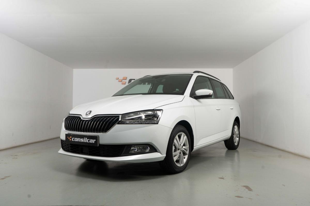 skoda-fabia-break-2022-gasolina-999cc