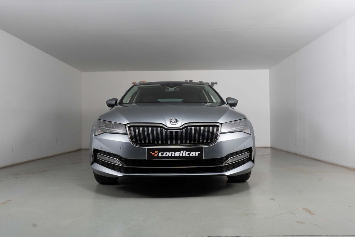skoda-superb-2021-hibrido-a-gasolina-1395cc