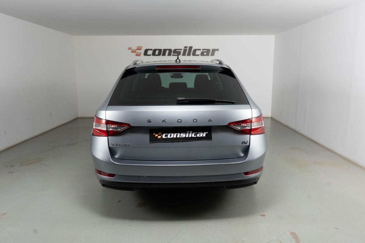 skoda-superb-2021-hibrido-a-gasolina-1395cc