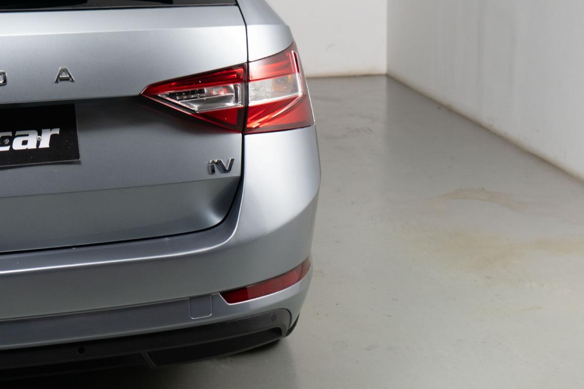 skoda-superb-2021-hibrido-a-gasolina-1395cc
