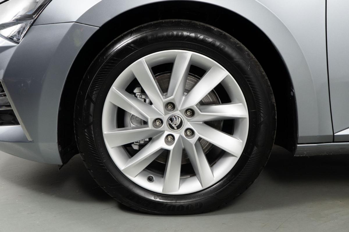 skoda-superb-2021-hibrido-a-gasolina-1395cc