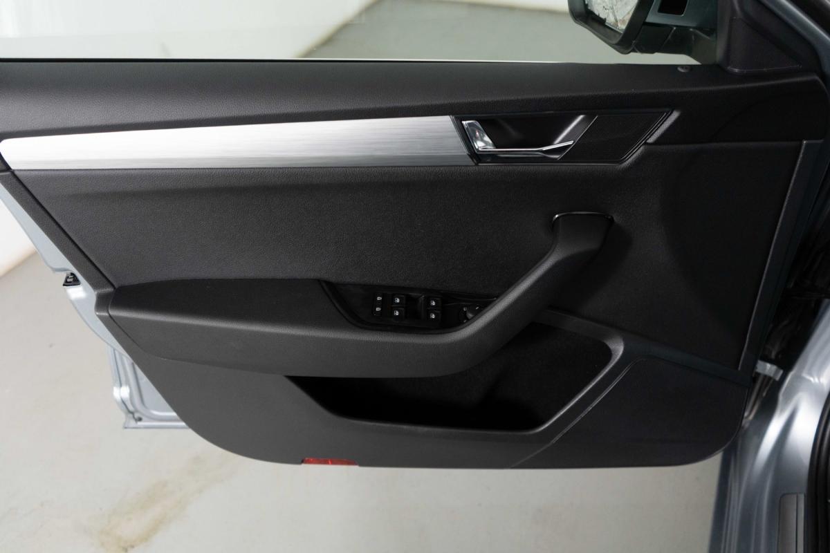 skoda-superb-2021-hibrido-a-gasolina-1395cc
