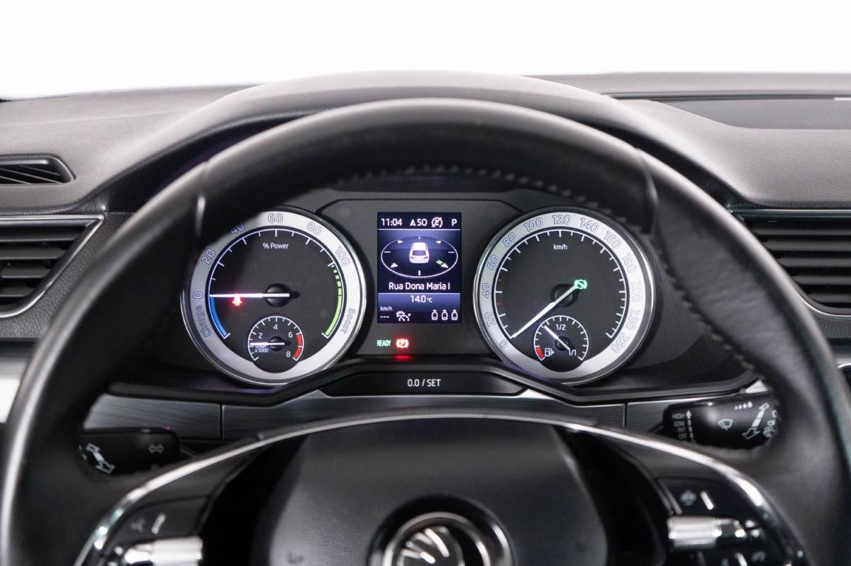 skoda-superb-2021-hibrido-a-gasolina-1395cc