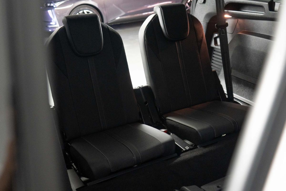 peugeot-5008-2023-gasolina-1199cc