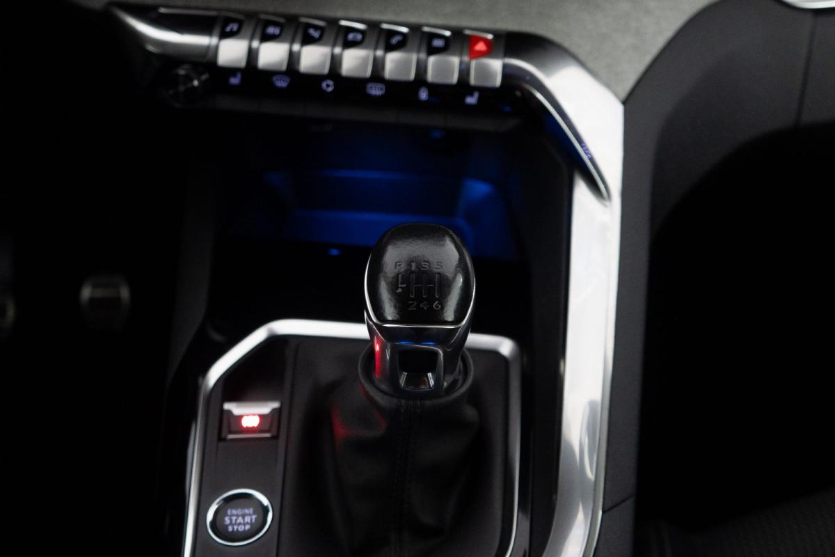 peugeot-5008-2023-gasolina-1199cc