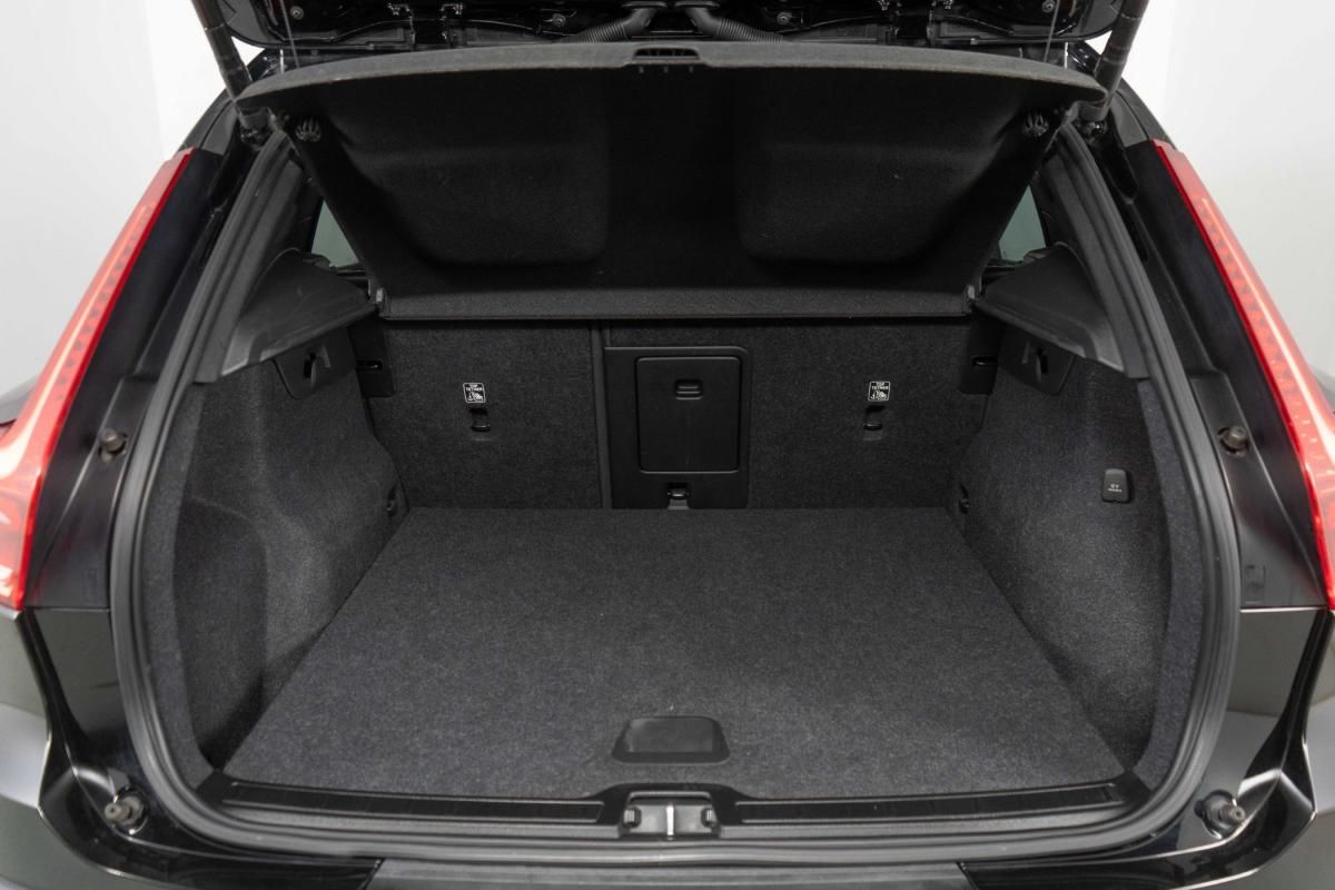volvo-xc40-2021-hibrido-a-gasolina-1477cc