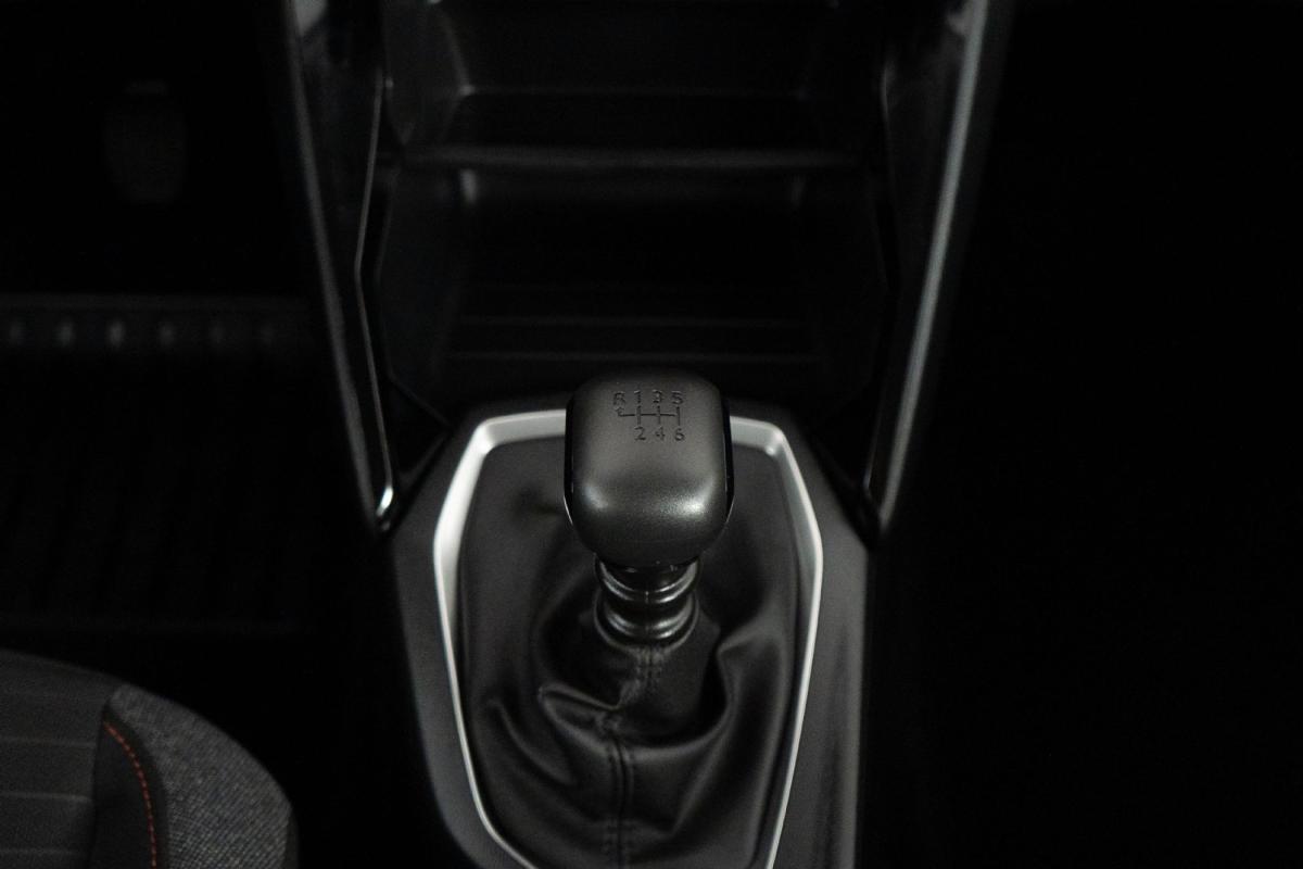 peugeot-2008-2022-gasolina-1199cc