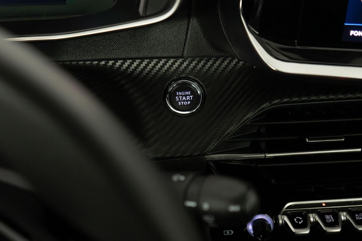 peugeot-208-2023-gasolina-1199cc
