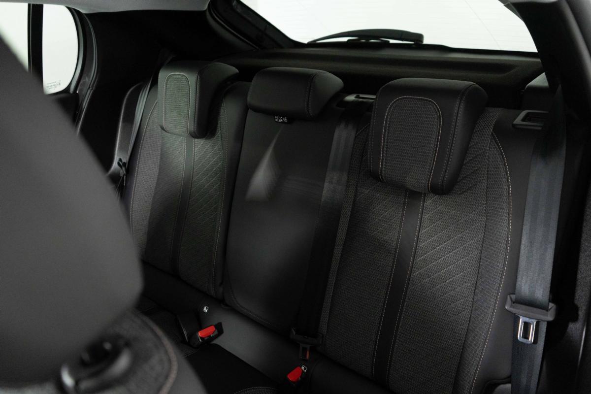 peugeot-208-2025-gasolina-1199cc
