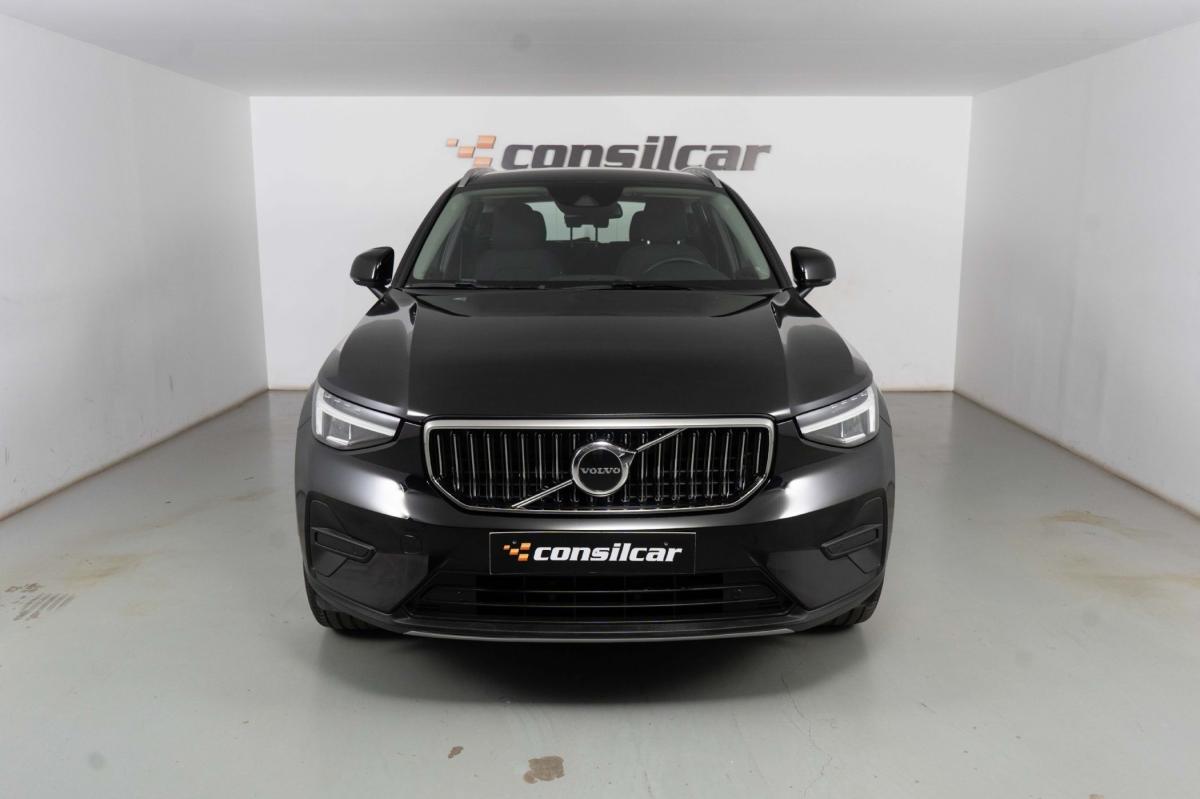 volvo-xc40-2023-hibrido-a-gasolina-1477cc