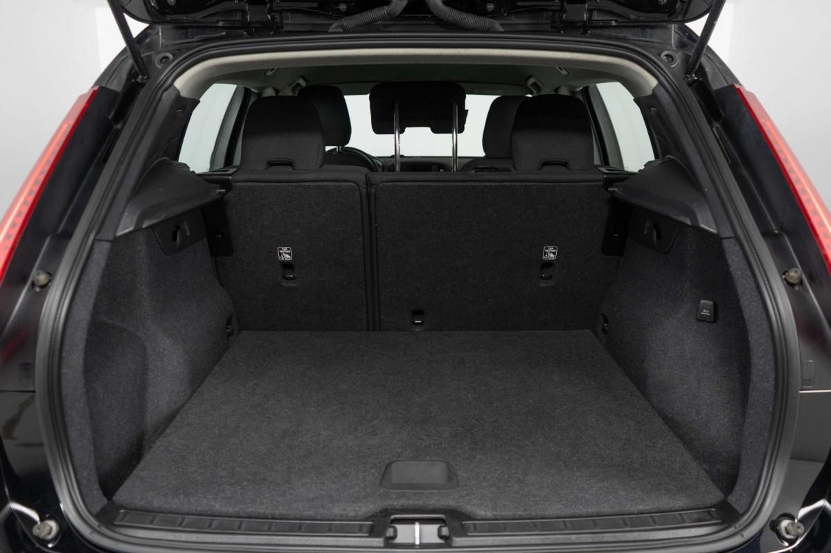 volvo-xc40-2023-hibrido-a-gasolina-1477cc