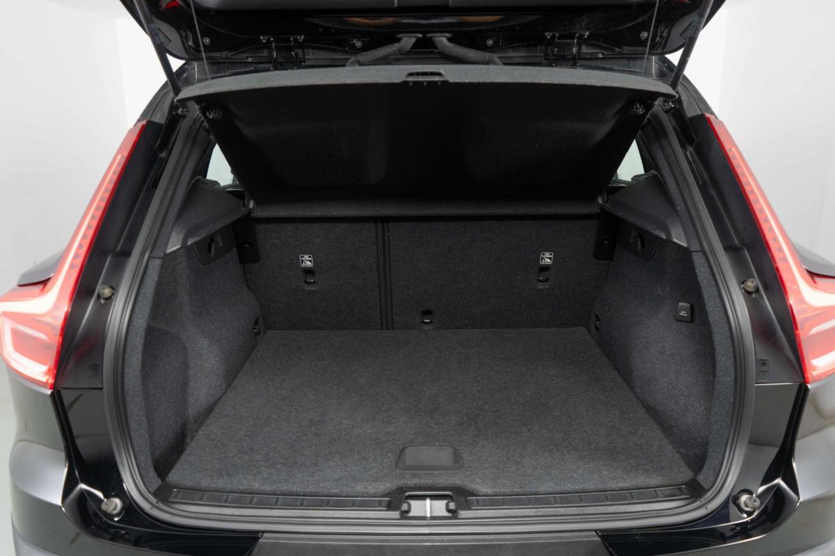 volvo-xc40-2023-hibrido-a-gasolina-1477cc