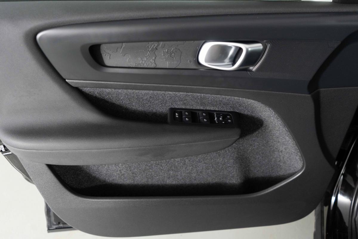 volvo-xc40-2023-hibrido-a-gasolina-1477cc
