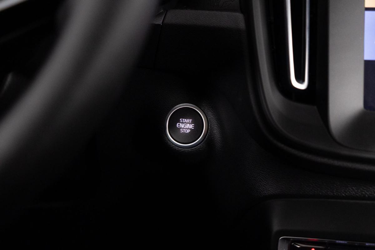 volvo-xc40-2023-hibrido-a-gasolina-1477cc