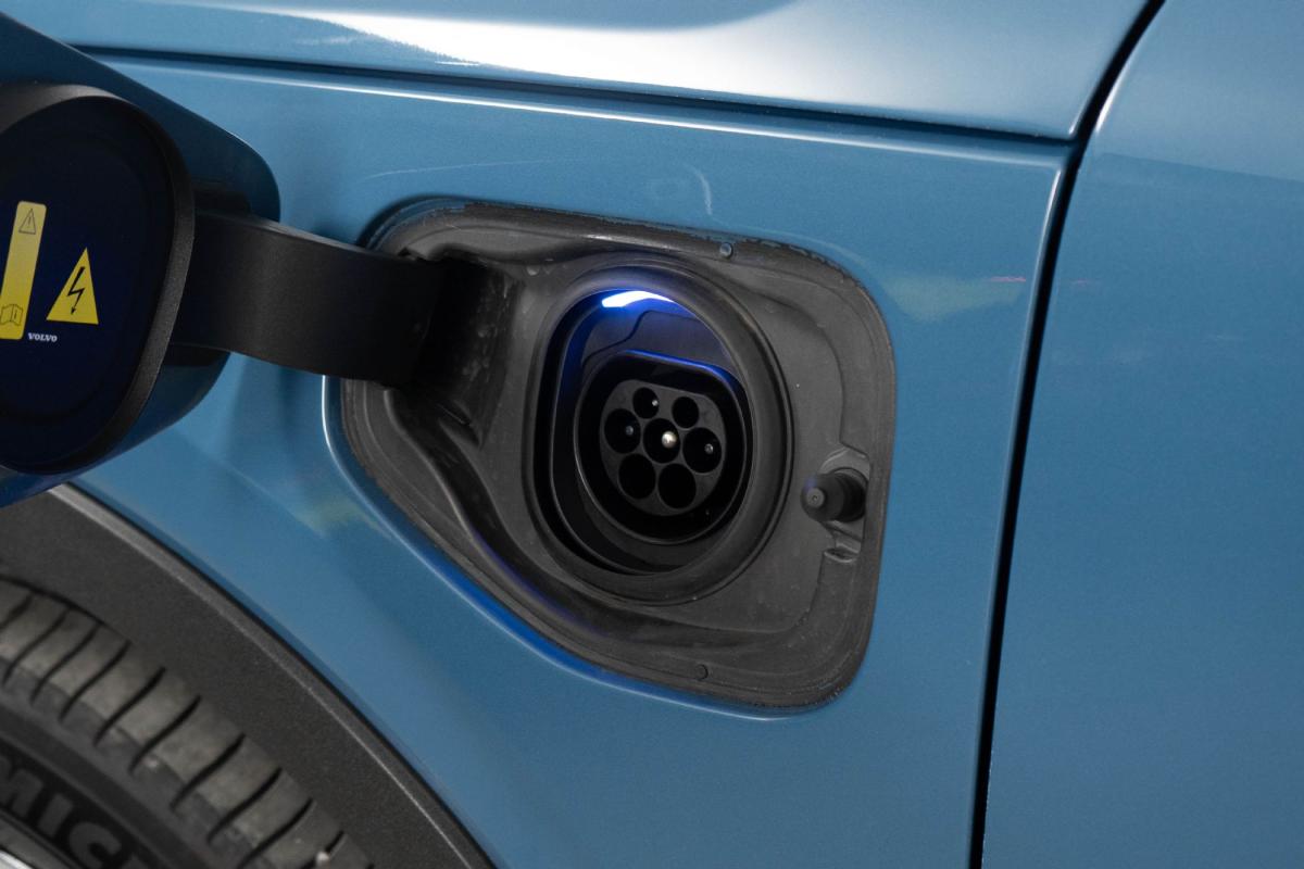 volvo-xc40-2022-hibrido-a-gasolina-1477cc