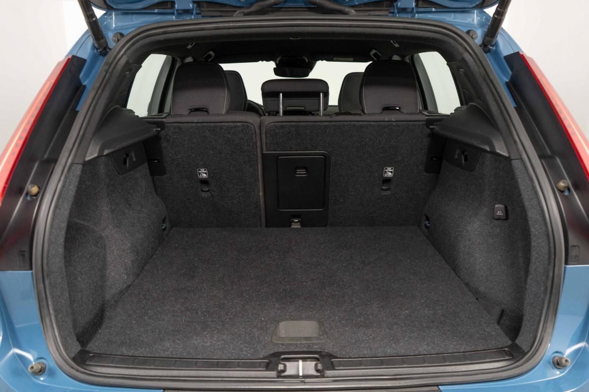 volvo-xc40-2022-hibrido-a-gasolina-1477cc