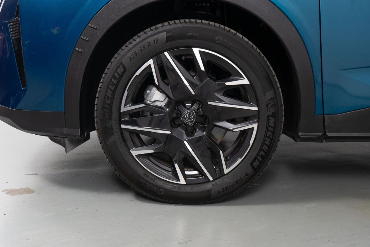 peugeot-5008-2025-gasolina-1199cc