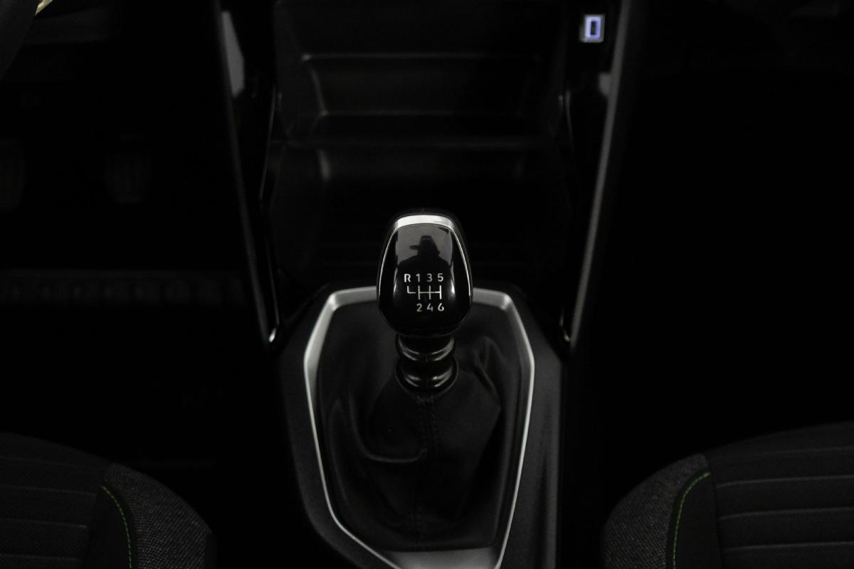 peugeot-2008-2024-gasolina-1199cc