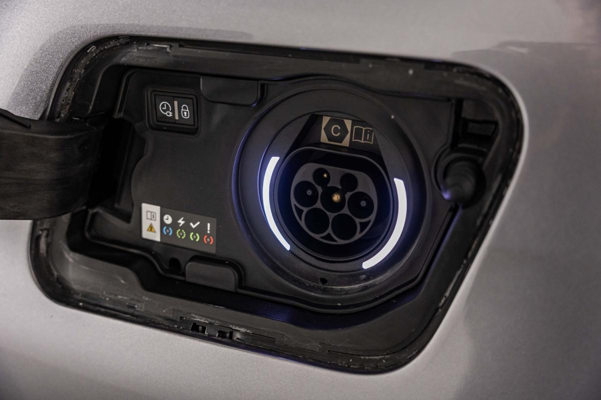 peugeot-3008-2024-hibrido-a-gasolina-1598cc